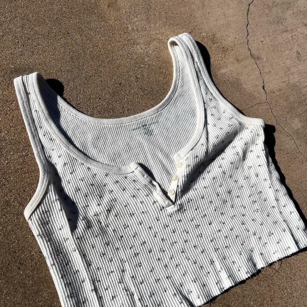 Brandy Melville White Floral Cropped Tank